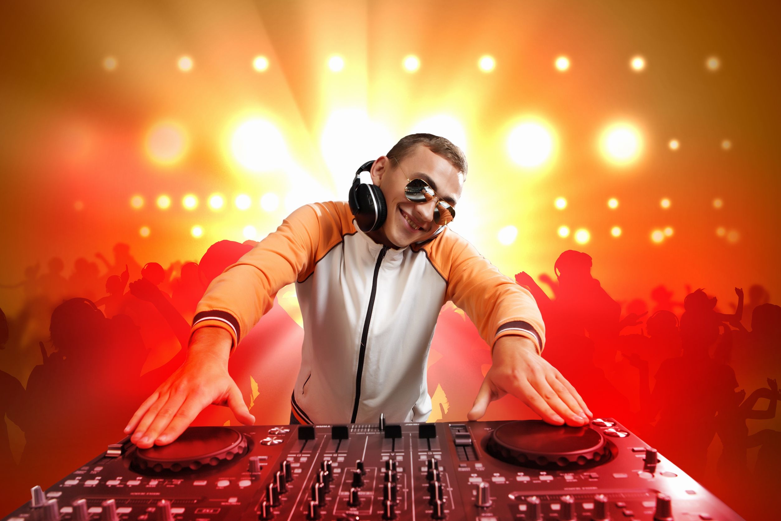 Make Your Wedding Reception Spectacular with Professional DJ Services